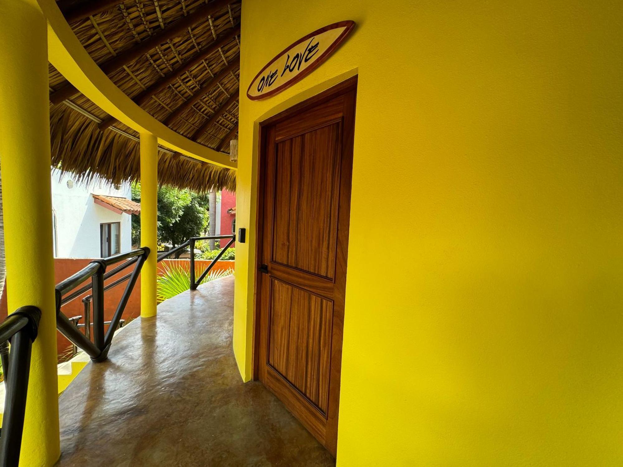 One Love Hostal Puerto Escondido Puerto Escondido (Oaxaca) Exterior foto